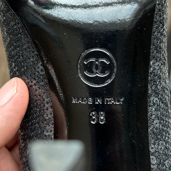Chanel Black Sequin Sparkle CC Pumps | 38 - Picture 7 of 16